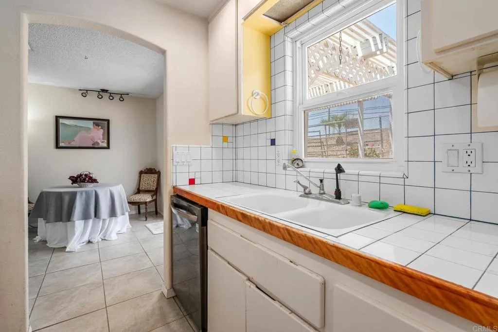 https://cdn.realtyfeed.com/cdn/127/306448729/88c279144575d21173cb586ca89b1d5e.webp