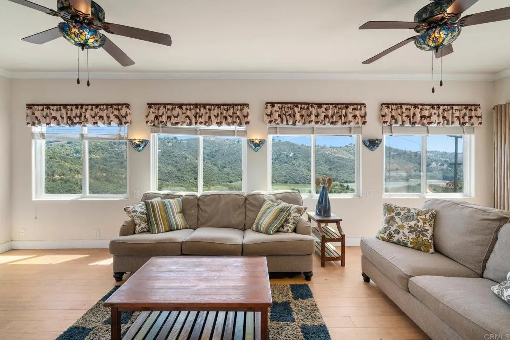 https://cdn.realtyfeed.com/cdn/127/306448729/cc90e74413dc051e4405a5f819ecf5f7.webp