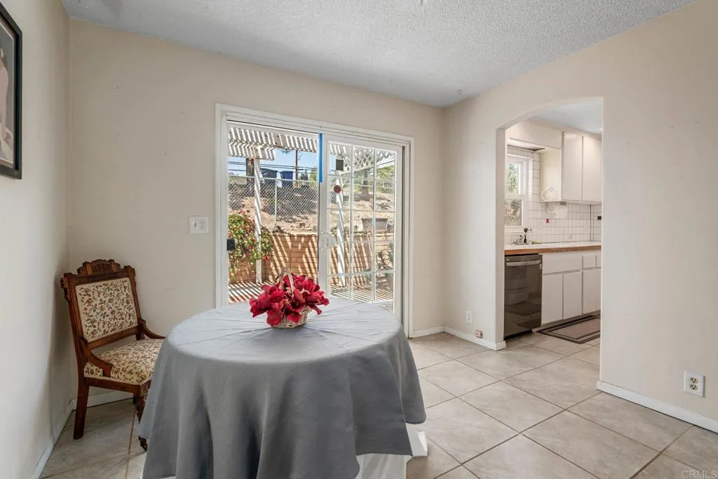 https://cdn.realtyfeed.com/cdn/127/306448729/e9f00f14b48d5628dae046b5d0115f6e.webp