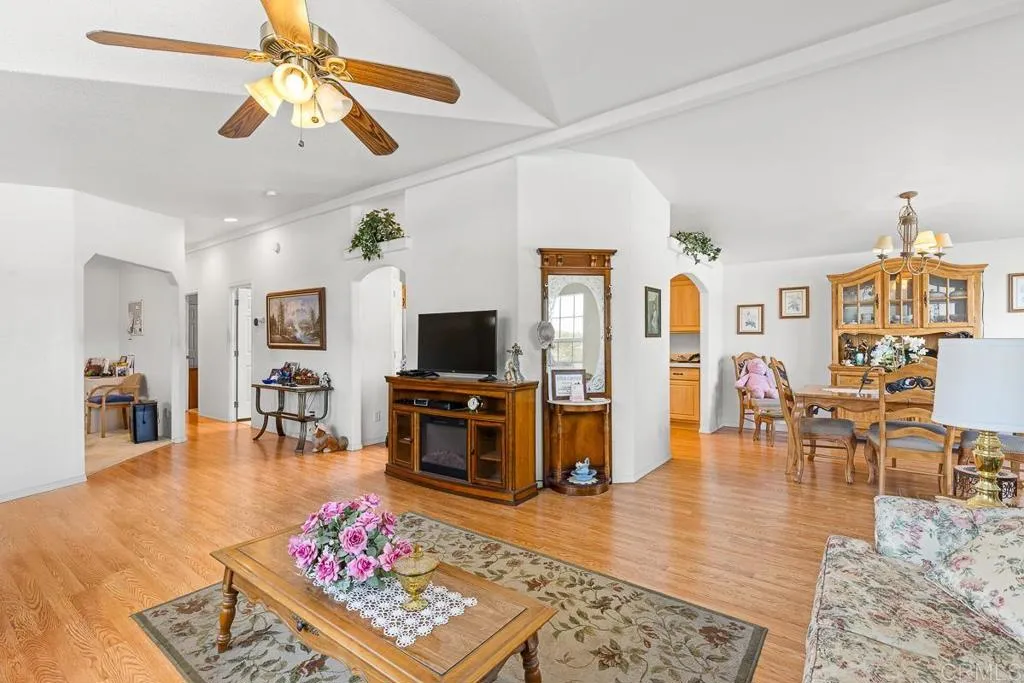 https://cdn.realtyfeed.com/cdn/127/306448801/93f7d42d5590620fb6185d558b3ed35d.webp