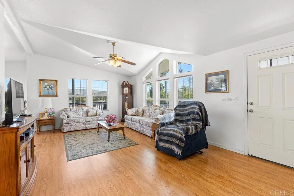 https://cdn.realtyfeed.com/cdn/127/306448801/e6522c2c19859c6c87c702067b256a29.webp