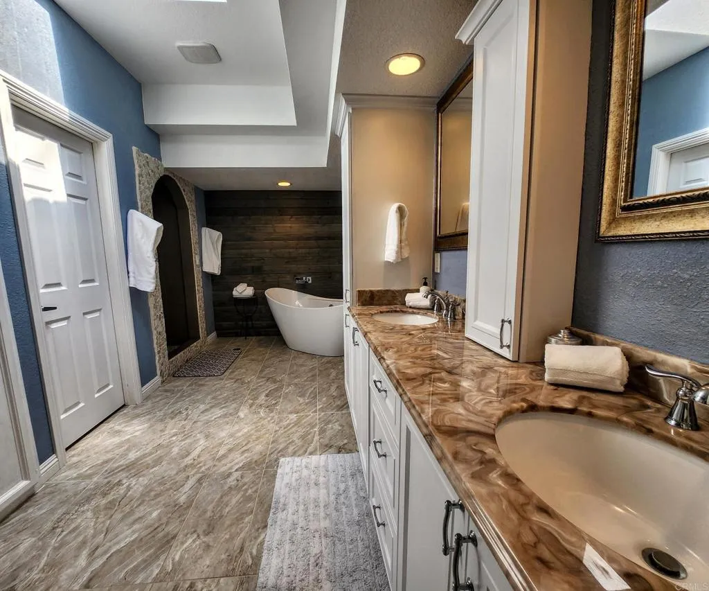 https://cdn.realtyfeed.com/cdn/127/306448885/2247cdd2324c776692c534c94d399d5a.webp