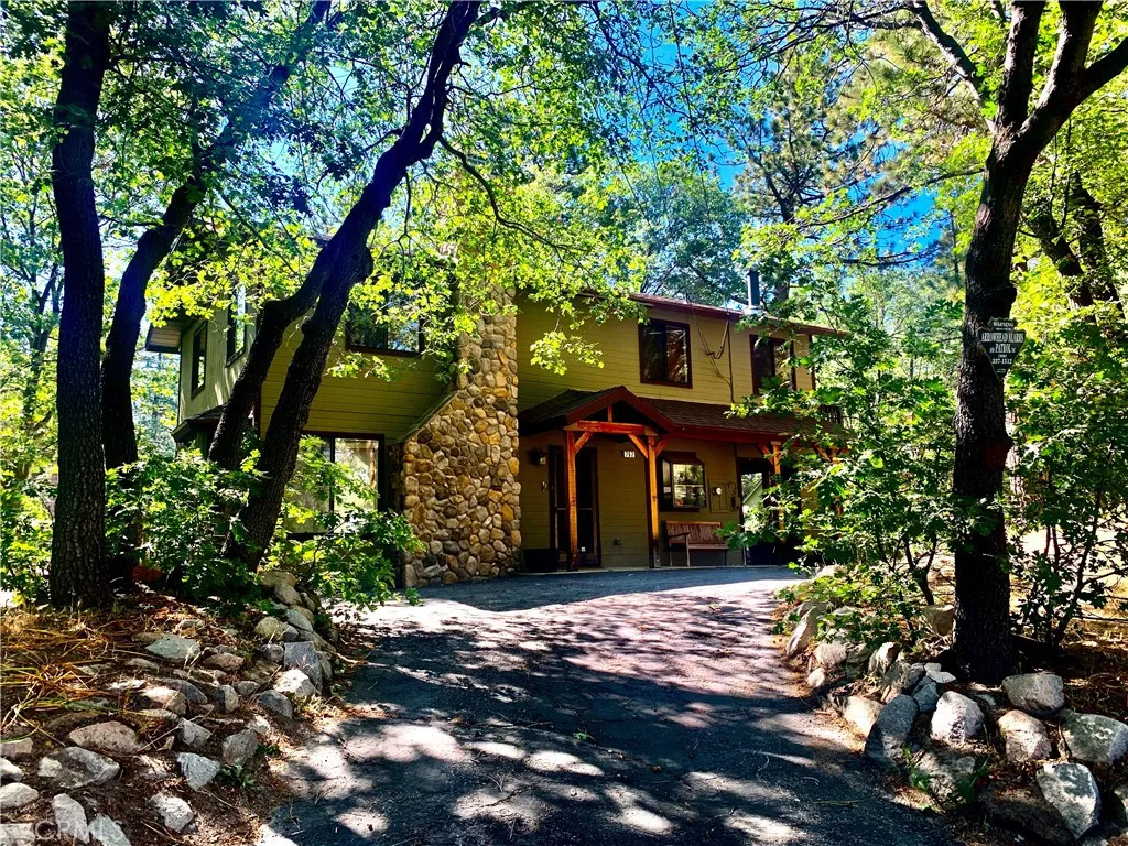 762 Esquimoux Drive, Green Valley Lake, CA 92341