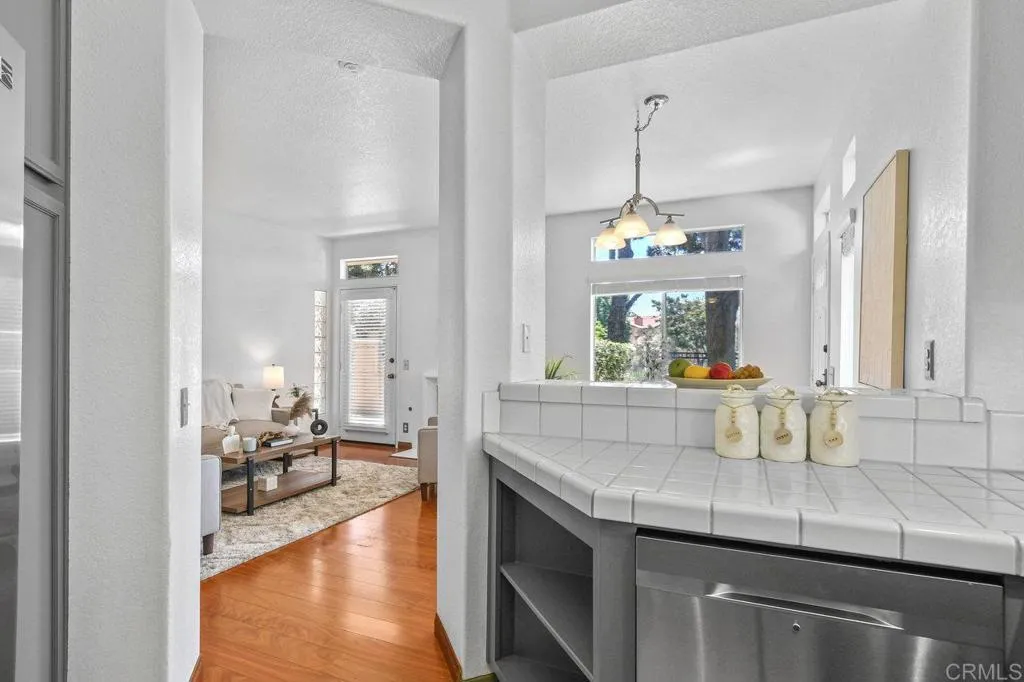 https://cdn.realtyfeed.com/cdn/127/306449017/b96f36f1a94ec404cc86481a71184475.webp