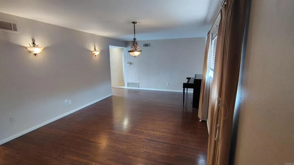 https://cdn.realtyfeed.com/cdn/127/306449031/fe5bee15976b2ffb754aee9c89cc55d9.webp