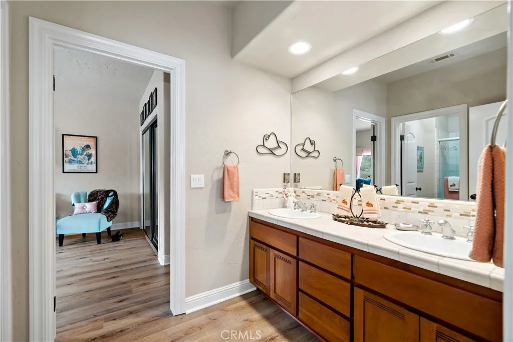 https://cdn.realtyfeed.com/cdn/127/306449048/12bbf1c9bcebb25e5e0d57fb95af5a08.webp