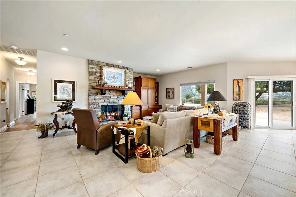 https://cdn.realtyfeed.com/cdn/127/306449048/23a4f6305d23959be8681d914a906518.webp