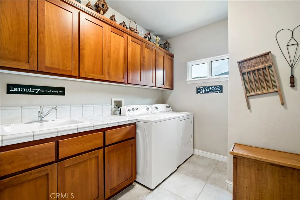 https://cdn.realtyfeed.com/cdn/127/306449048/4049ecc36782ef1046a7f626c818cb24.webp