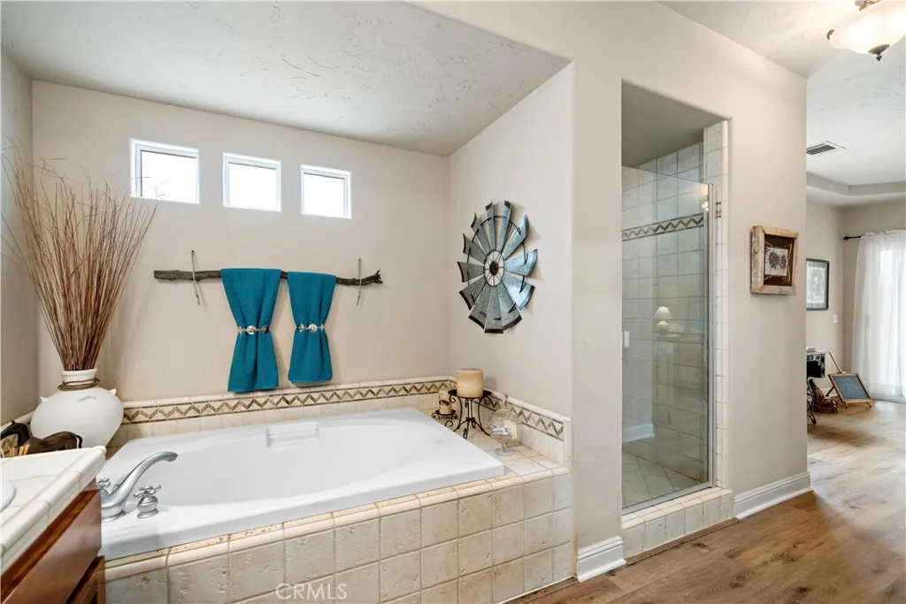https://cdn.realtyfeed.com/cdn/127/306449048/afdffb99a848018d0b3cd261bf93b5b1.webp