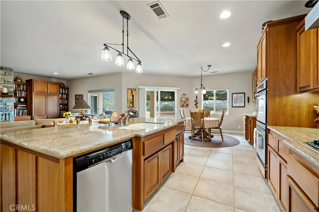 https://cdn.realtyfeed.com/cdn/127/306449048/cd15d335fa97946e6eb8733a29348907.webp