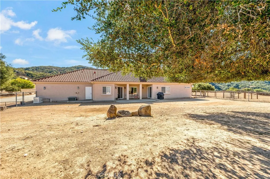 https://cdn.realtyfeed.com/cdn/127/306449048/d4e1814106596adfdb2011eb1ef76422.webp
