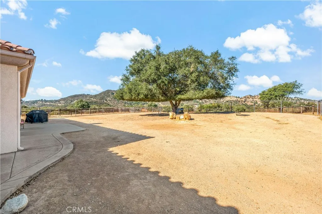 https://cdn.realtyfeed.com/cdn/127/306449048/e14c5dcd1be4240b196f3c44ce50be0d.webp