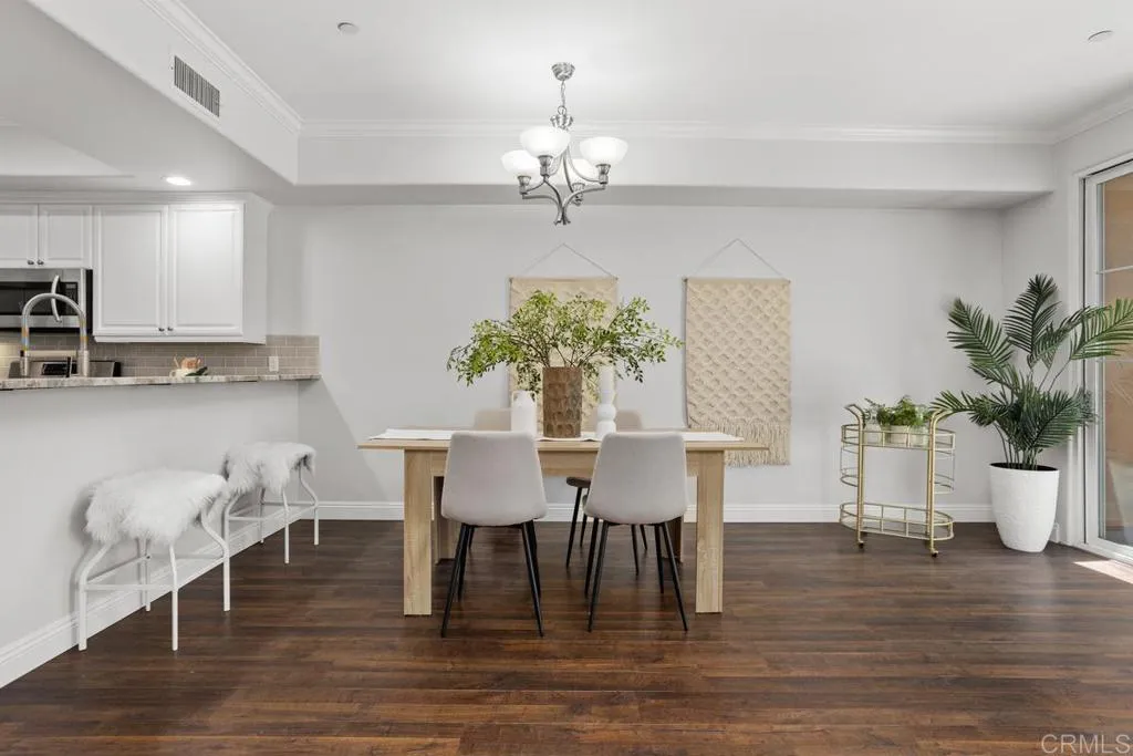 https://cdn.realtyfeed.com/cdn/127/306449109/a4bbbd8eacc5c7cd0c4eb92239381438.webp