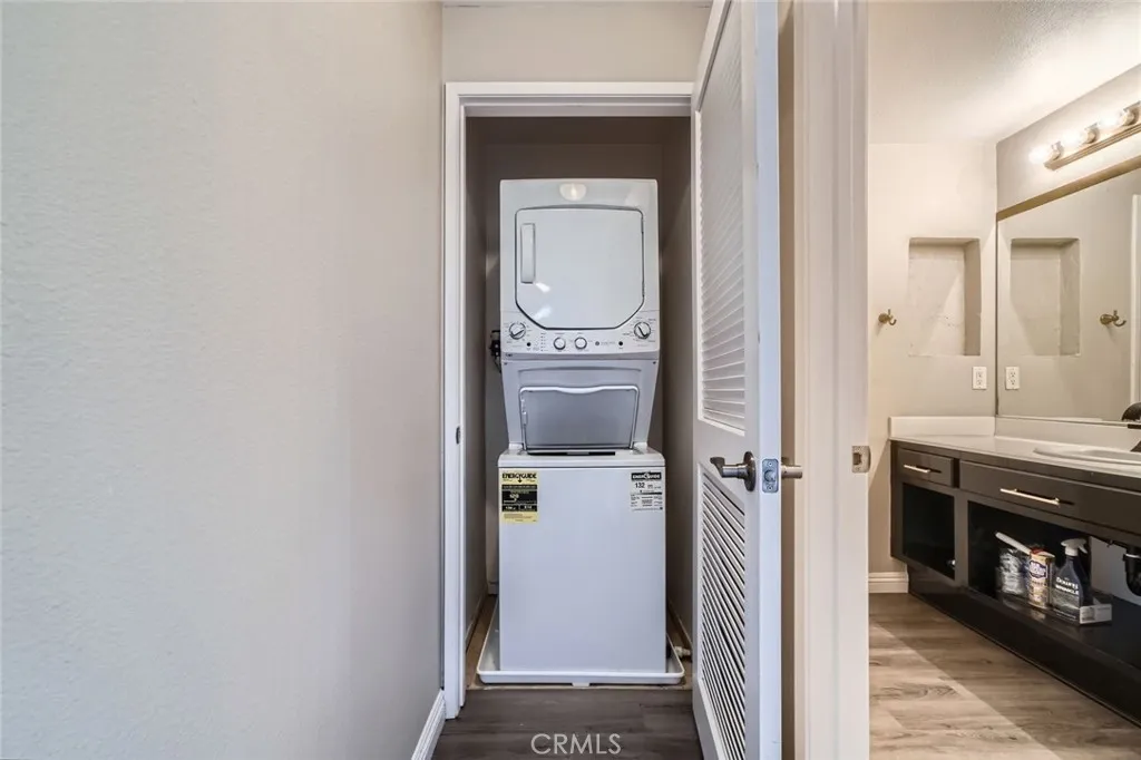 Photo #6: SR25115896 Listing 