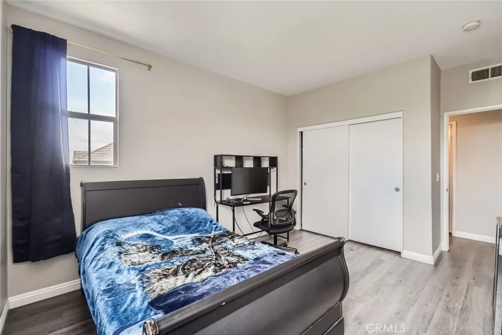 Photo #18: SR25115896 Listing: Photo #18