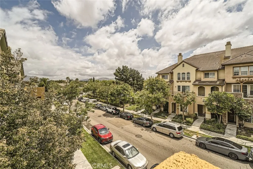 Photo #13: SR25115896 Listing: Photo #13