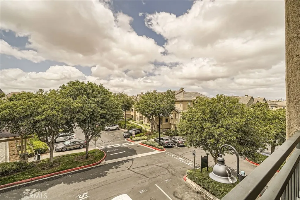 Photo #12: SR25115896 Listing: Photo #12