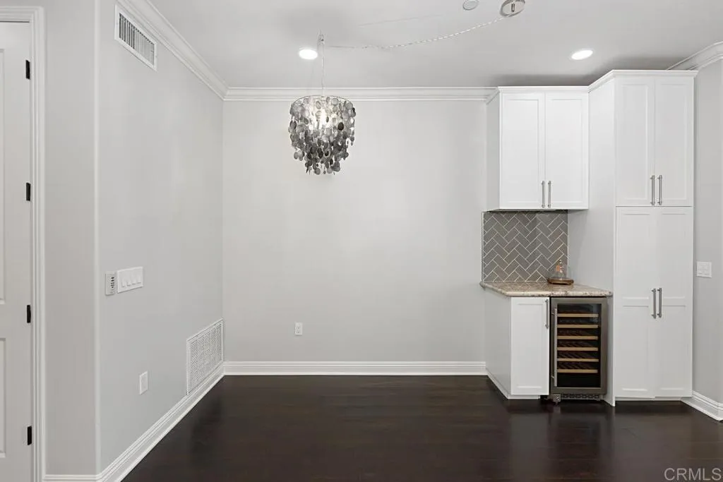 https://cdn.realtyfeed.com/cdn/127/306449423/8db89776d4b797663e875e86f773ba3f.webp