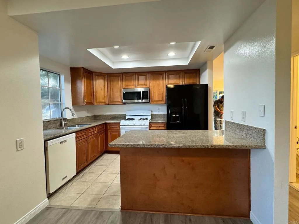 Photo #6: PTP2503811 Listing 