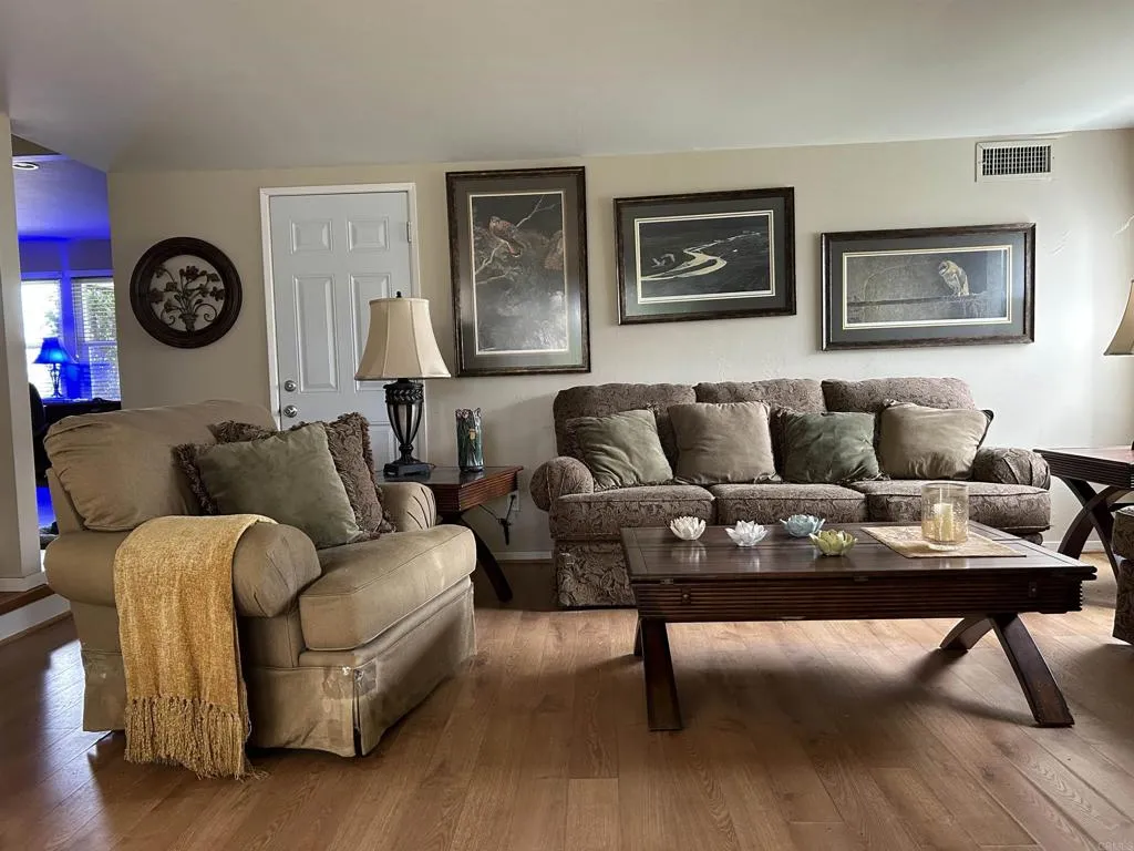 Photo #4: PTP2503823 Listing 