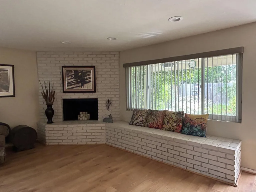 Photo #3: PTP2503823 Listing 