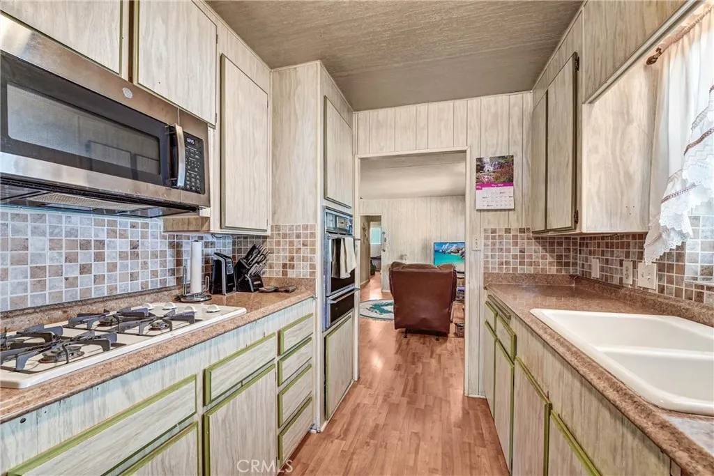 https://cdn.realtyfeed.com/cdn/127/306450033/57c1771c0fd52e4bee0e56b67051b32c.webp