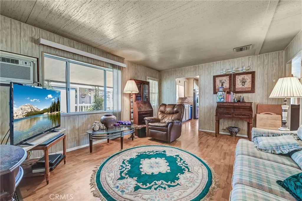 https://cdn.realtyfeed.com/cdn/127/306450033/cfde48a66d3b820999777d6a1d483ba2.webp