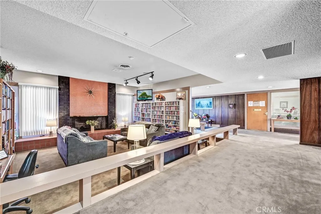https://cdn.realtyfeed.com/cdn/127/306450033/e0b50f279d9a61e196ba5ab8f3d95ce6.webp