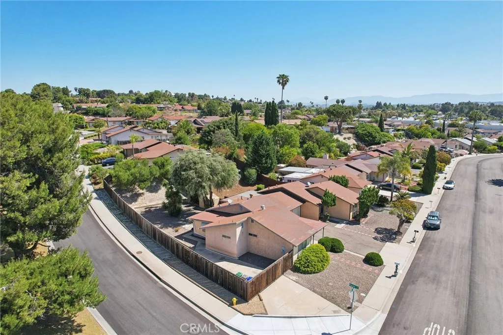 https://cdn.realtyfeed.com/cdn/127/306450416/115b4ba9ec65aae25065a19f2975ec5b.webp