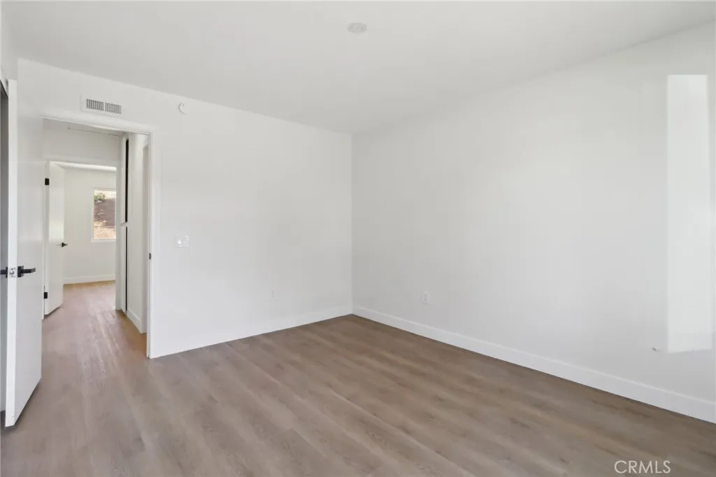 https://cdn.realtyfeed.com/cdn/127/306450416/1d4ba4afa5695bb9dbcc5ac2e514ad7c.webp