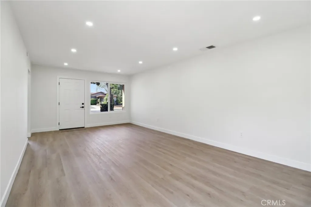 https://cdn.realtyfeed.com/cdn/127/306450416/68715c207c5d262c88f13c9c00a1acc9.webp