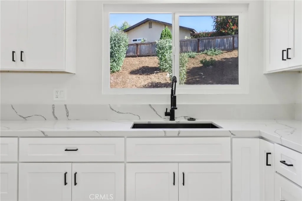 https://cdn.realtyfeed.com/cdn/127/306450416/79ddb496693fa539a97125c231c8438c.webp