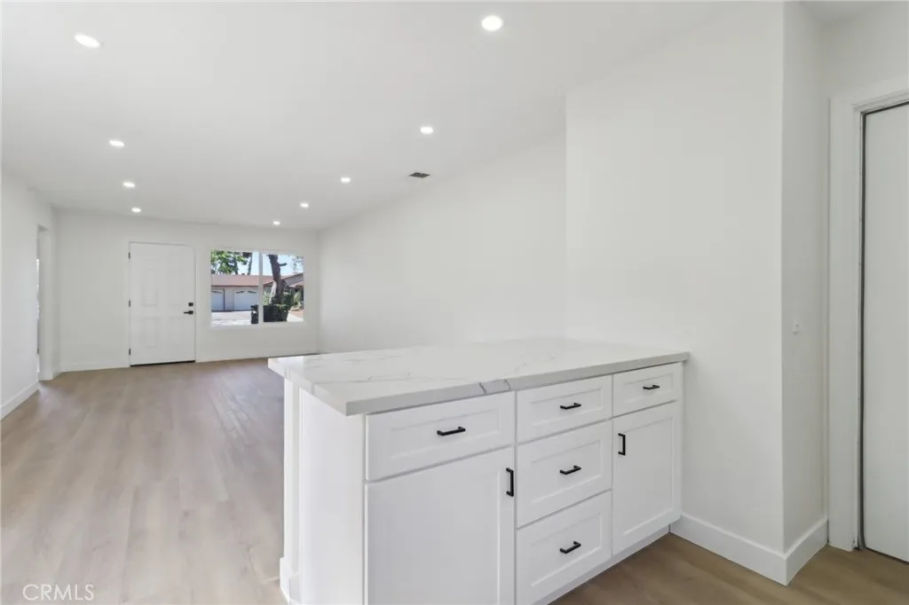 https://cdn.realtyfeed.com/cdn/127/306450416/b62dcaaae2397bad0169ad805243cc77.webp