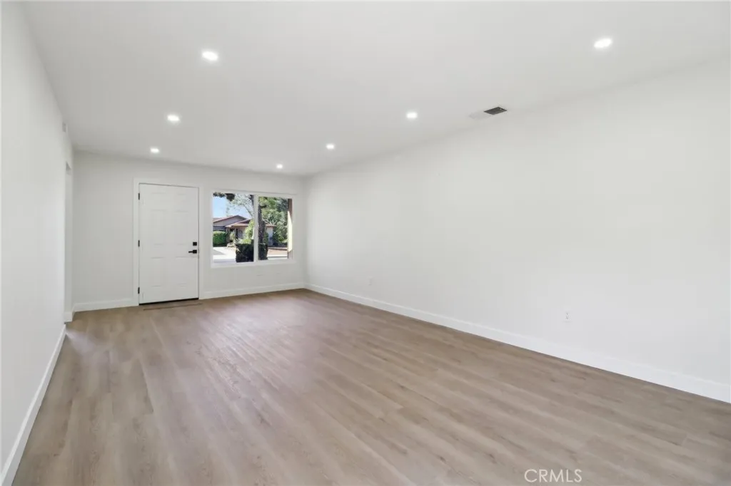 Photo #5: SW25117107 Listing 