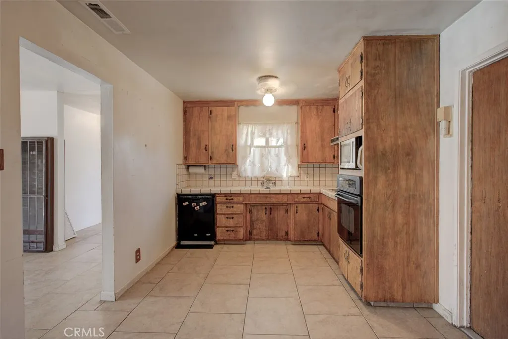 1301 Kingsbury Avenue, Modesto, CA 95350 - Photo 3 of 44, Modesto, CA