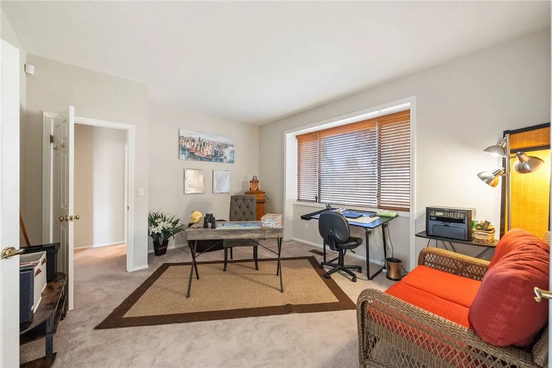 https://cdn.realtyfeed.com/cdn/127/306450722/2c90f6c16122f8c43ec9f0e56e49188d.webp
