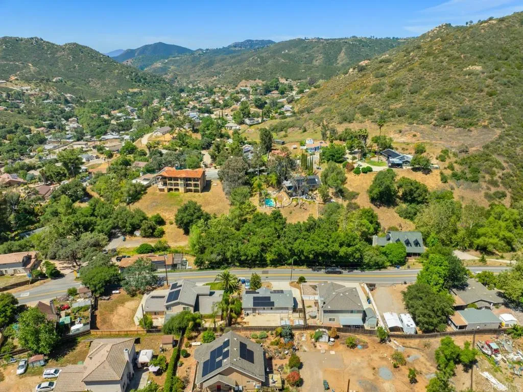 https://cdn.realtyfeed.com/cdn/127/306451012/11d406ab8620c4cd69002787db2351bd.webp
