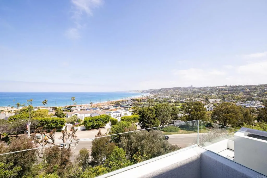 https://cdn.realtyfeed.com/cdn/127/306451239/44fdecd0aa0c62988f644f2b67e99748.webp