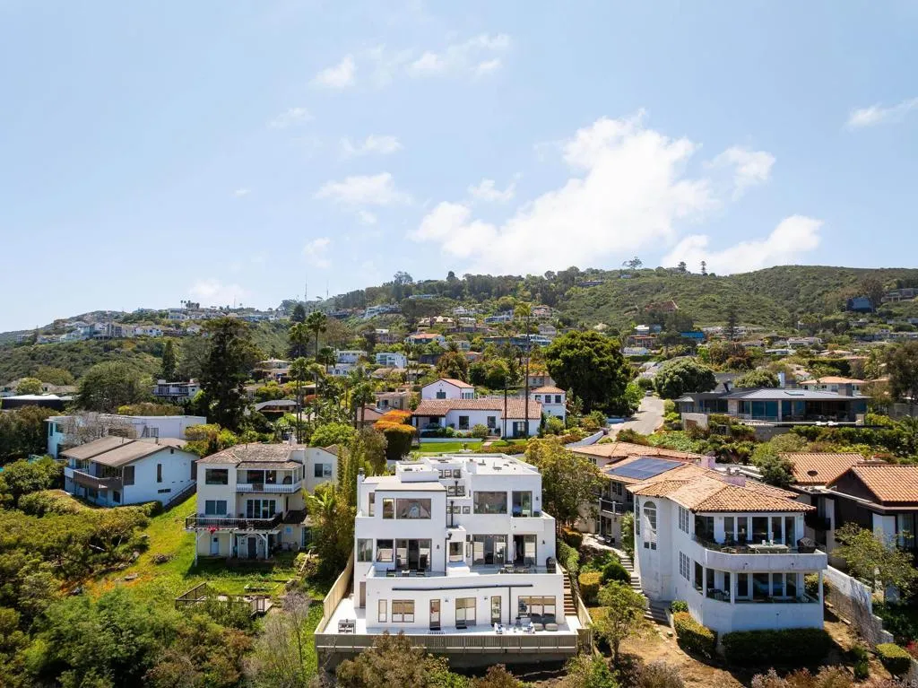 https://cdn.realtyfeed.com/cdn/127/306451239/5c5c25ff7e8dc0eb45e9283df1d5975f.webp