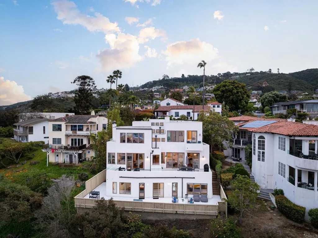 https://cdn.realtyfeed.com/cdn/127/306451239/c87d558deeca48d5814ccc505fb1fadb.webp