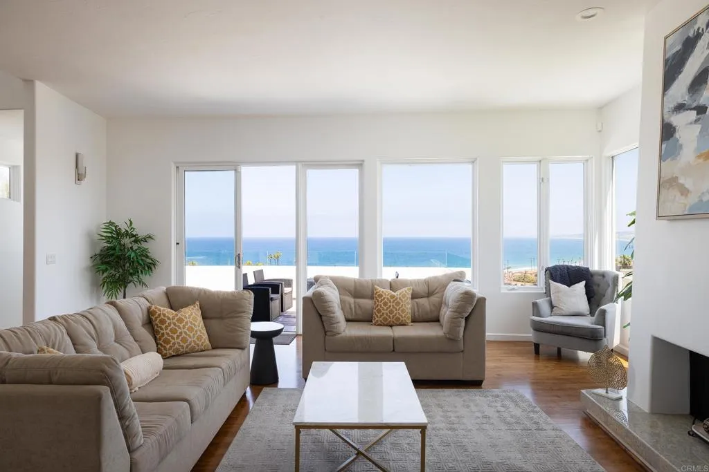 https://cdn.realtyfeed.com/cdn/127/306451239/f9c2de0297f7f27bdcd12729fb374bb6.webp