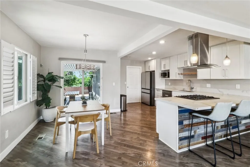 https://cdn.realtyfeed.com/cdn/127/306451491/4697847b5e29efbae788c56a4d9bf16a.webp