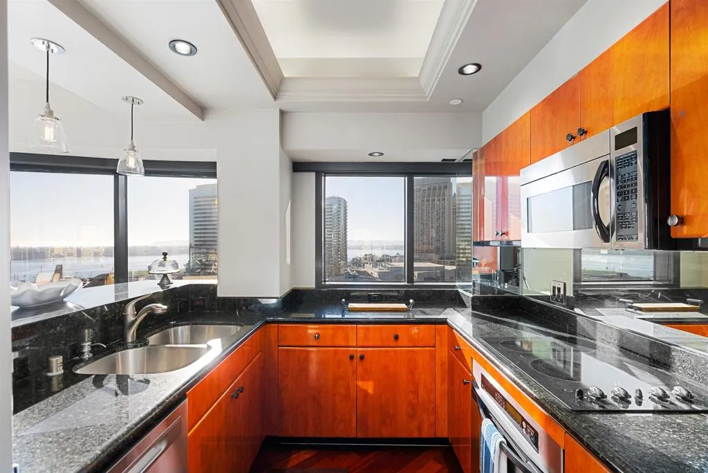 https://cdn.realtyfeed.com/cdn/127/306451574/0890cdb58e8014c7b6f4ada0a79b6af5.webp
