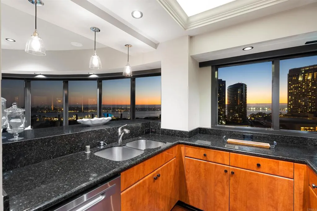 https://cdn.realtyfeed.com/cdn/127/306451574/bc834f21de0bd20a6a55dbda51ade6f3.webp