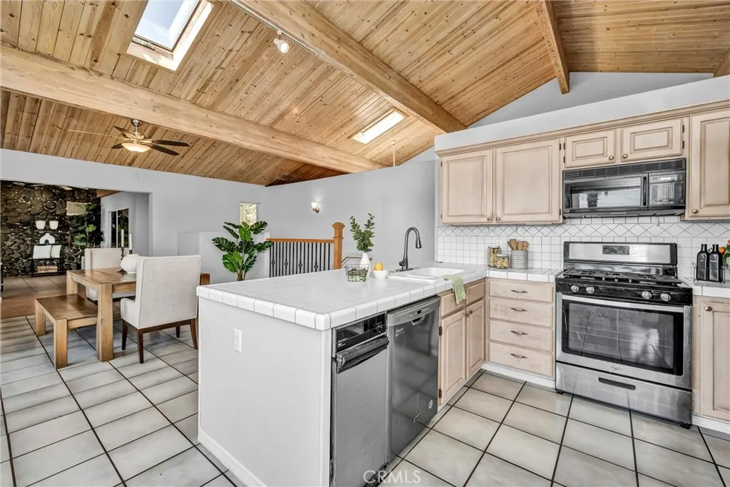 17431 Greenridge Road, Hidden Valley Lake, CA 95467 - Photo 5 of 41, Hidden Valley Lake, CA