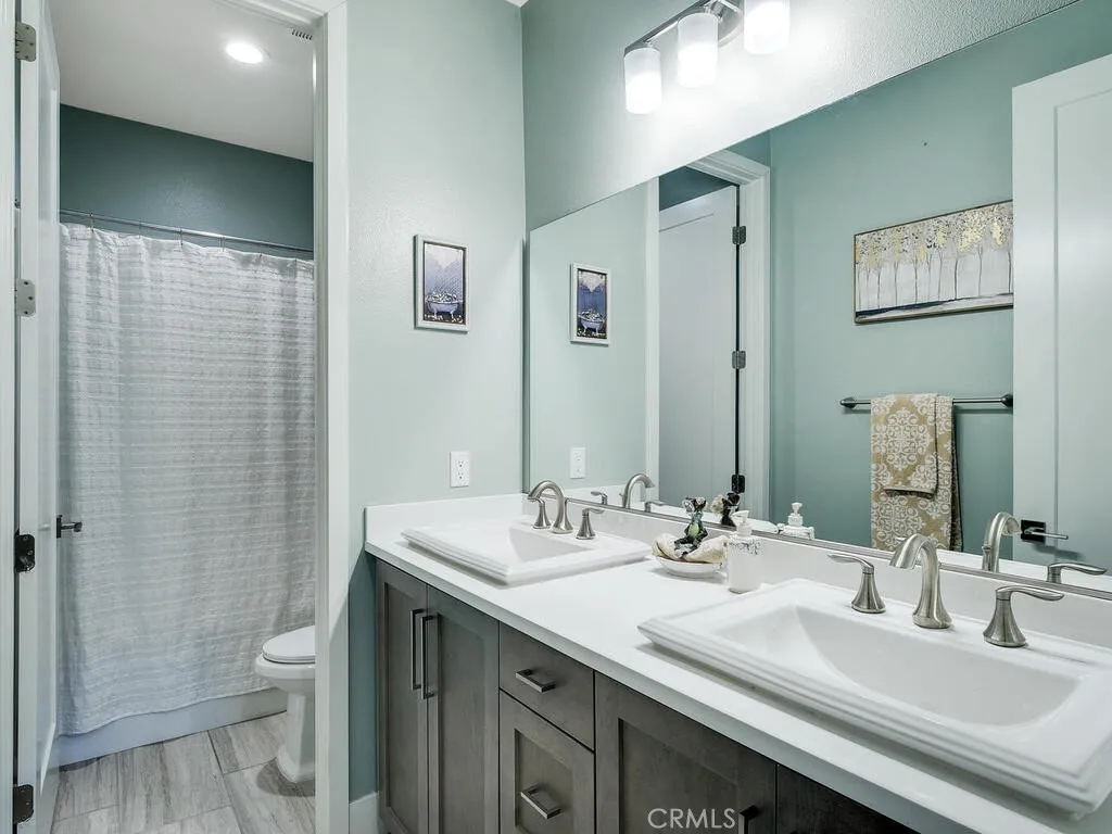 https://cdn.realtyfeed.com/cdn/127/306451651/5632cc2df160a8f7b9d59e79935129fb.webp