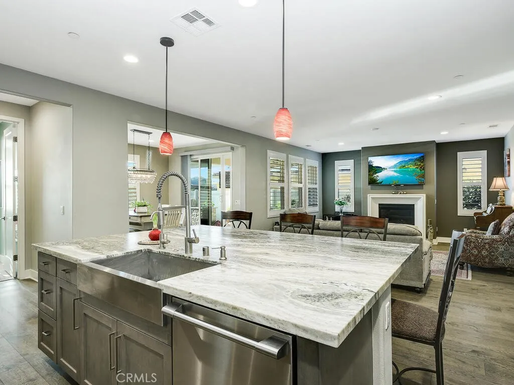 https://cdn.realtyfeed.com/cdn/127/306451651/f5ed24e84b34b77a056457a888af3cd0.webp