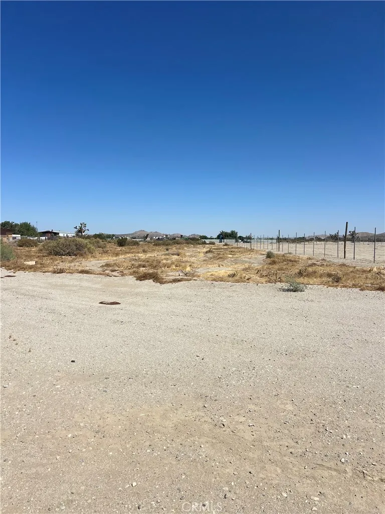 16 Ave R-6, Sun Village, CA 93543