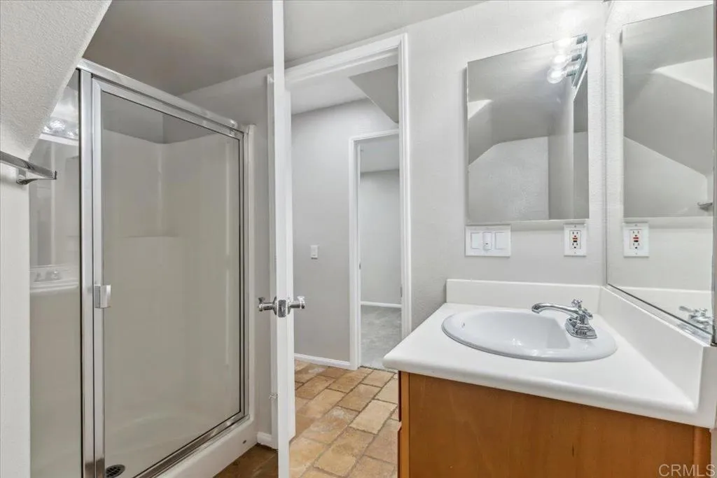 Photo #5: PTP2503916 Listing 