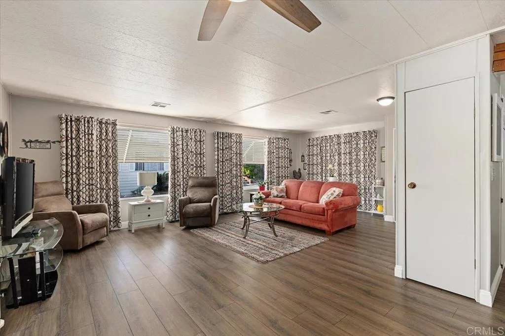 https://cdn.realtyfeed.com/cdn/127/306452356/f7913b9b1b17c7010c2c59984d9afae0.webp